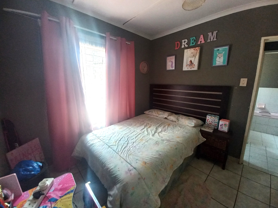 3 Bedroom Property for Sale in Safari Gardens North West